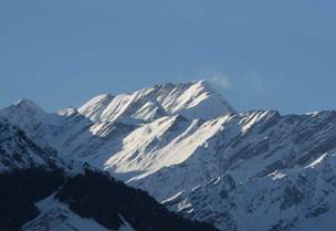 The high peaks of the Himalaya have been largely unskied due to political instability and lack of access. But this area of northern India may soon see more skiers and snowboarders if the Himalayan Ski Village project gets off the ground.