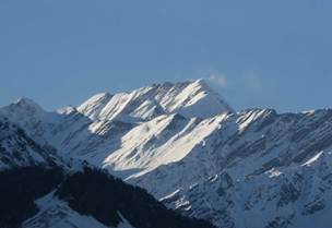 The Himalayan Mountains are the highest on the planet, but for a variety of reasons they are shockingly devoid of ski lifts. 