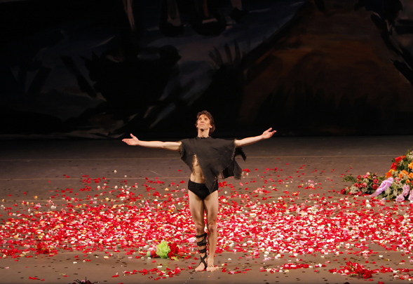 Damian Woetzel's farewell performance at the New York City Ballet was hailed as, 